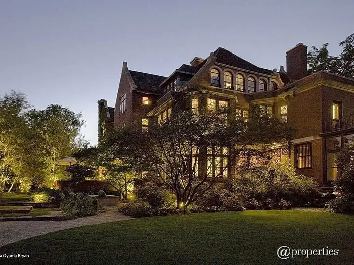 $4.9 million buys a 10-bedroom beaux arts mansion in the Kenwood neighborhood of the city, right near Lake Michigan