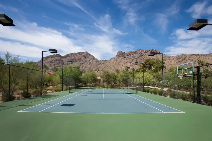 Along with direct access to the tennis court