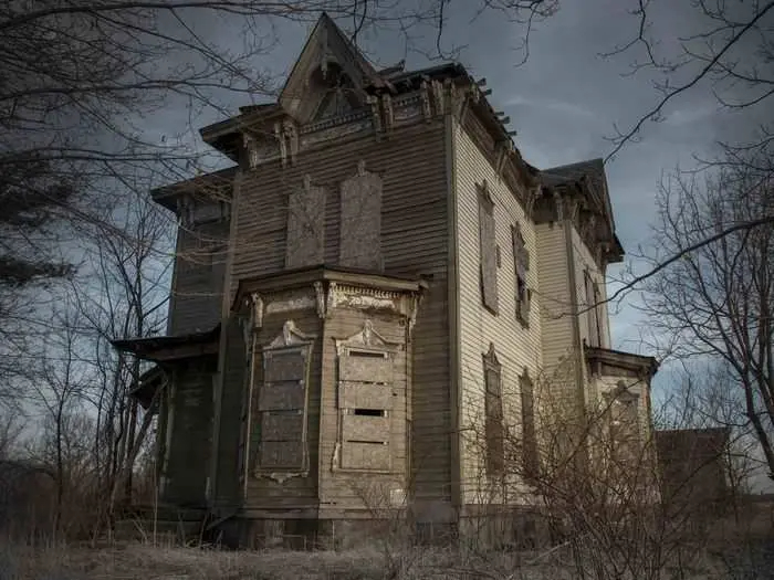 America’s Scariest Real-Life Haunted Houses [Photos]