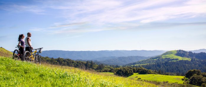 Couple mountain bikes russian ridge carousel