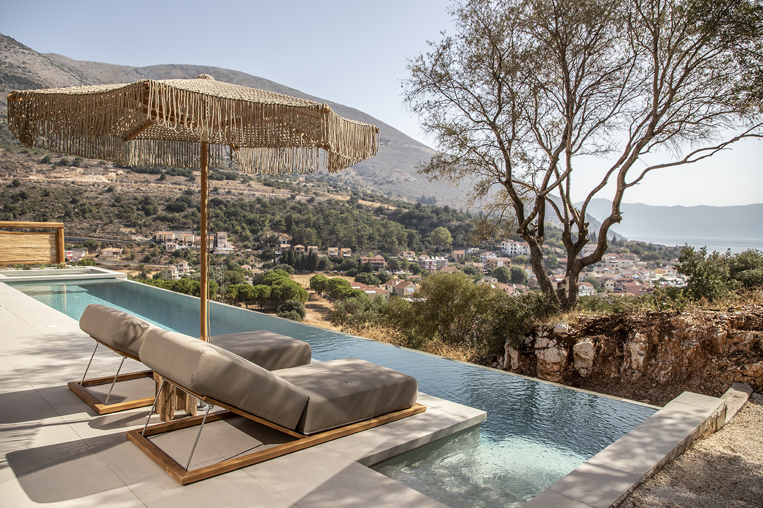 Sleek ‘n Chic Villas in Greece