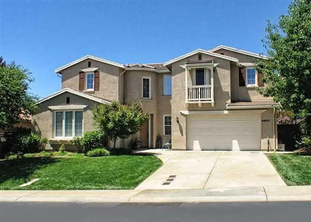 el-dorado-hills-ca-500000-gets-you-a-3105-square-foot-4-bedroom-home-with-granite-slab-counters-travertine-floors-and-a-butlers-pantry