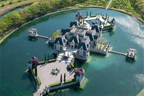 This Miami mansion has a moat1